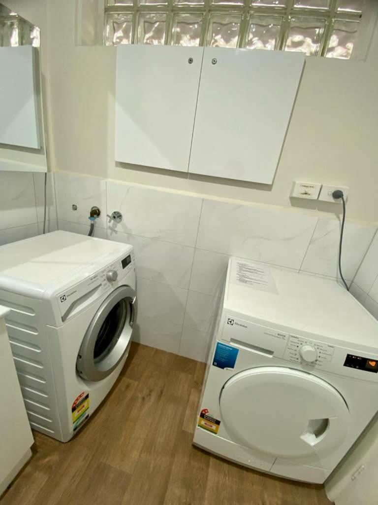 1 Bdrm With Parking, Walk To Beach Melbourne City Exterior foto